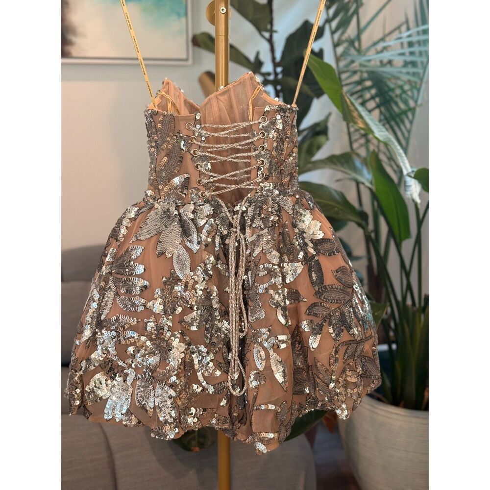 NWOT BRONX AND BANCO Chloe Strapless Mini Floral Sequin Dress in Dark Silver